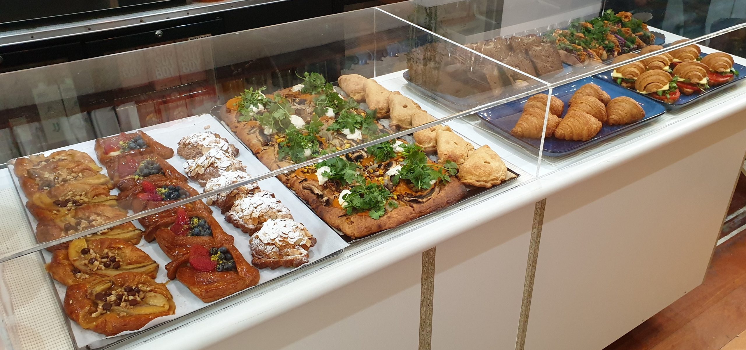 Sneeze-guards-bakery-food